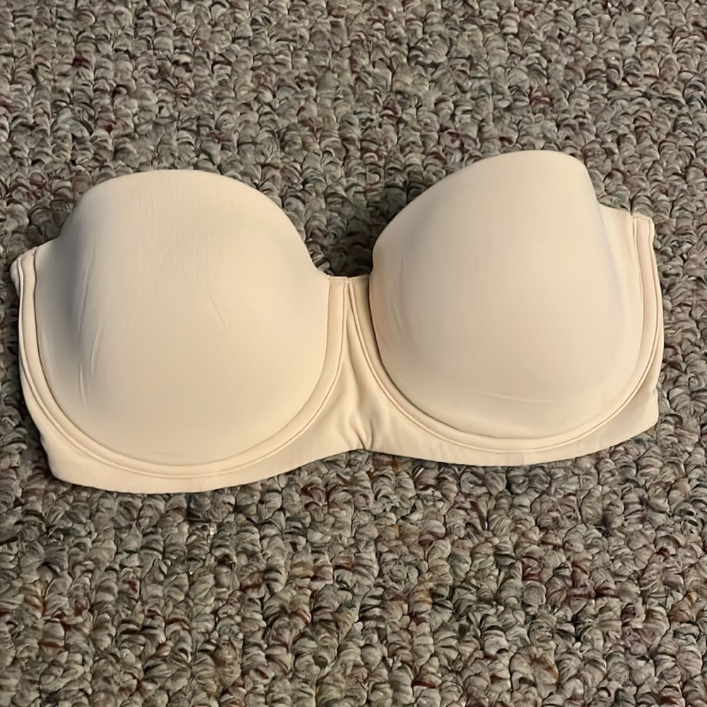 Skims Strapless 32C Bra, Sand Color